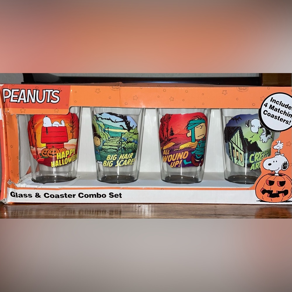Peanuts Halloween Theme Glass Cups with Coasters